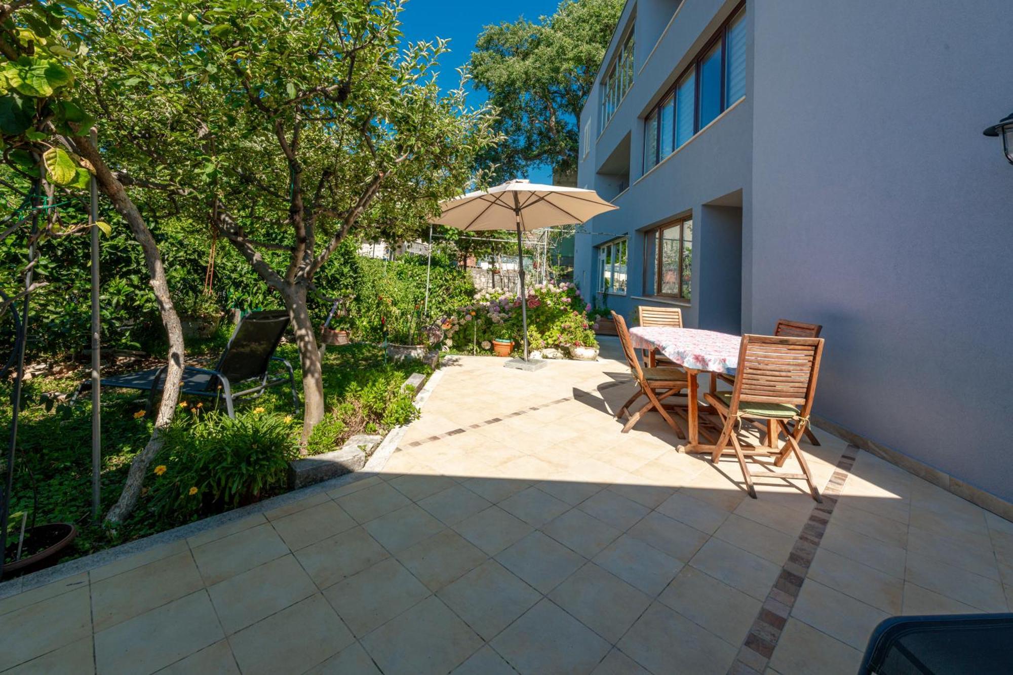Uvala Apartment *